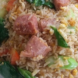 ข้าวผัดแหนม