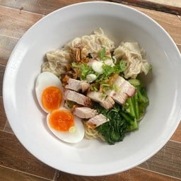 บะหมี่เกี้ยวหมูกรอบไข่หวาน