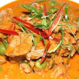 พะแนงหมู ( เป็นกับข้าว )