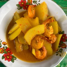 แกงส้มกุ้งกับมะระกอ