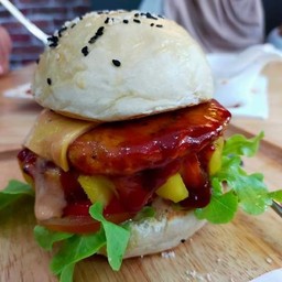 เบอร์เกอร์เนื้อ