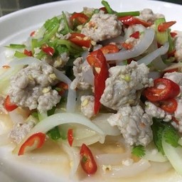 ยำหมูสับ