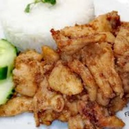[อร่อยซ่ากับโค้ก] ข้าวหมูทอดกระเทียม +  โค้ก ออริจินัล (กระป๋อง)