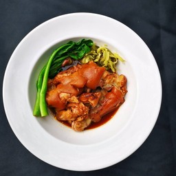 ราดหน้ายอดผักเจริญกรุงเจ้าเก่า ไม่มี