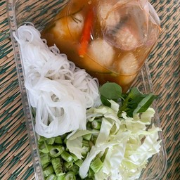 ซุ้มข้าวปั้น ขนมจีน  และอาหารตามสั่ง