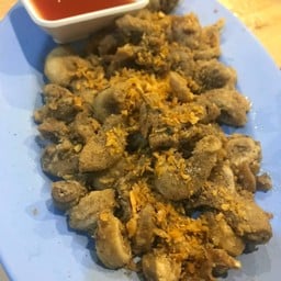 ข้าวไส้ตันทอดกระเทียม