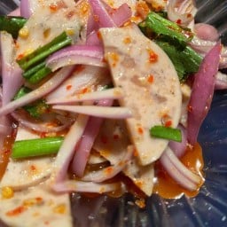 ยำแซ่บหน้า บลาบลา