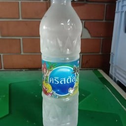 น้ำคริสตัลขวดใหญ่