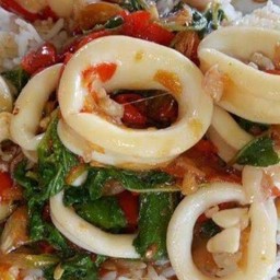 กระเพราะพริแห้งปลาหมึก+ข้าว