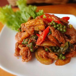 ผัดเผ็ดหมูนุ่ม