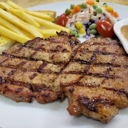 17.สเต็กหมูพริกไทยดำ Pepper pork steak
