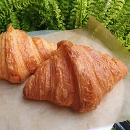 Premium Butter Plain Croissant