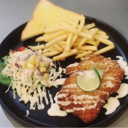 บ้านผัดไทย&สเต็ก -