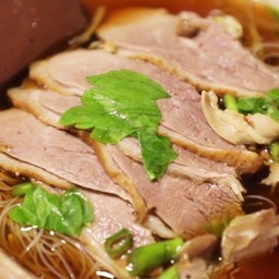 ก๋วยเตี๋ยวเป็ดกัดกัน