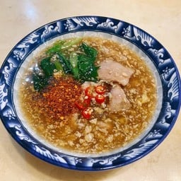 ราดหน้าเส้นหมี่พิเศษ