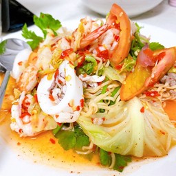 ร้านอาหารตามสั่งมิ้วทำเล็บ