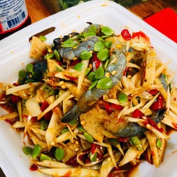 ตำกุ้ง+ไก่ยอ