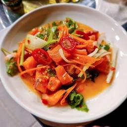 ยำปลาแซลมอน