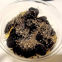 โยเกิร์ตใส่มัลเบอร์รี่ เมล็ดเจีย น้ำผึ้ง