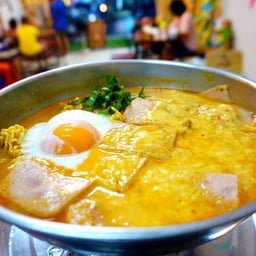 มาม่าต้มยำชีสแฮมไก่