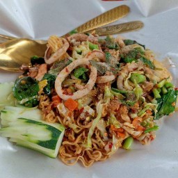 ร้านอาหารตามสั่ง พี่อ้นกะน้องเอ็ม