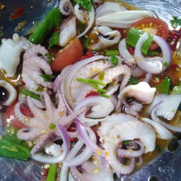 ยำปลาหมึก