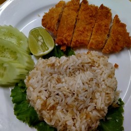 ข้าวกระเทียมปลาทอด