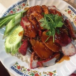 หมูแดง หมูกรอบ ซอยบ่อนไก่