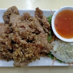 หมูทอดกระเทียมพริกไทยดำ