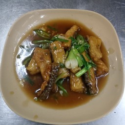 ปลากระพงผัดคึ่นช่าย