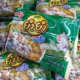 ยำยำจัมโบ้ รสหมูสับ