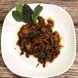 กะเพราเนื้อชิ้น (เป็นกับข้าว)