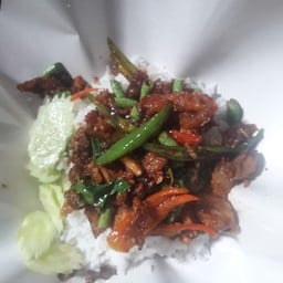 เจ๊แอ๋มข้าวหมูแดง หลุมดิน