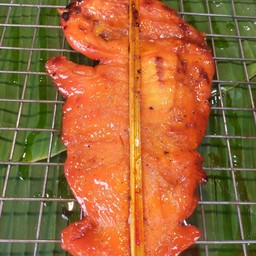 อกไก่ติดกระดูก