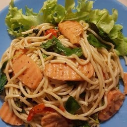 สปาเก็ตตี้ผัดกระเพราซอสพริกไทยดำ