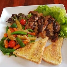 แม็กซี่กันสเต็กไก่