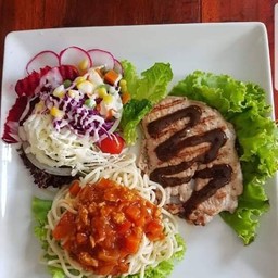 สเต็กไก่สปาเก็ตตี้ซอสไก่