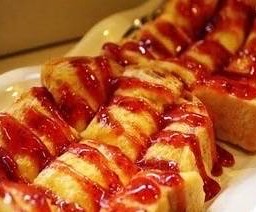 ขนมปังปิ้งสตอเบอรี่