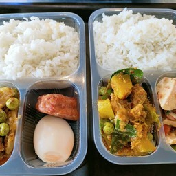 ข้าวราด แกงป่าไก่บ้าน