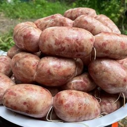 โด้ ขวัญ ไส้กรอกซิ่ง สาขาตลาดสันติสุขดอนกลาง