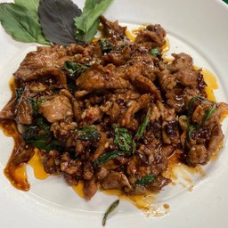 กะเพราเนื้อตุ๋น (เป็นกับข้าว)