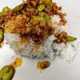 ข้าวราดสะตอผัดพริกเผา