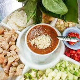 แหนมเนืองชุดใหญ่