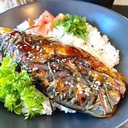 ข้าวหน้าปลาซาบะย่าง