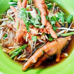 เตี๋ยว เส้นหมี่ ขาไก่
