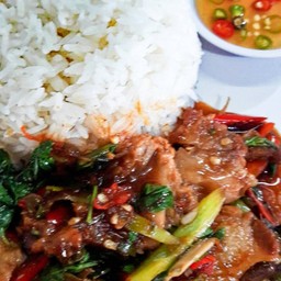 ข้าวกระเพราเนื้อหมัก