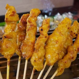 หมูสะเต๊ะ เนื้อโคขุนสะเต๊ะ  (ร้านยืนปิ้ง)