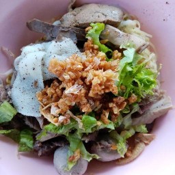 ก๋วยเตี๋ยวริมบุ่ง