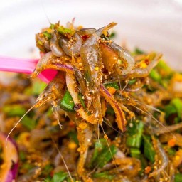 ไส้กรอกเซเว่นในตำนาน ฟรีผักฟรีซอส!!!