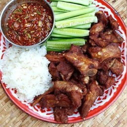 (49) หมูปลาร้าเป็นกับข้าว 炸猪肉